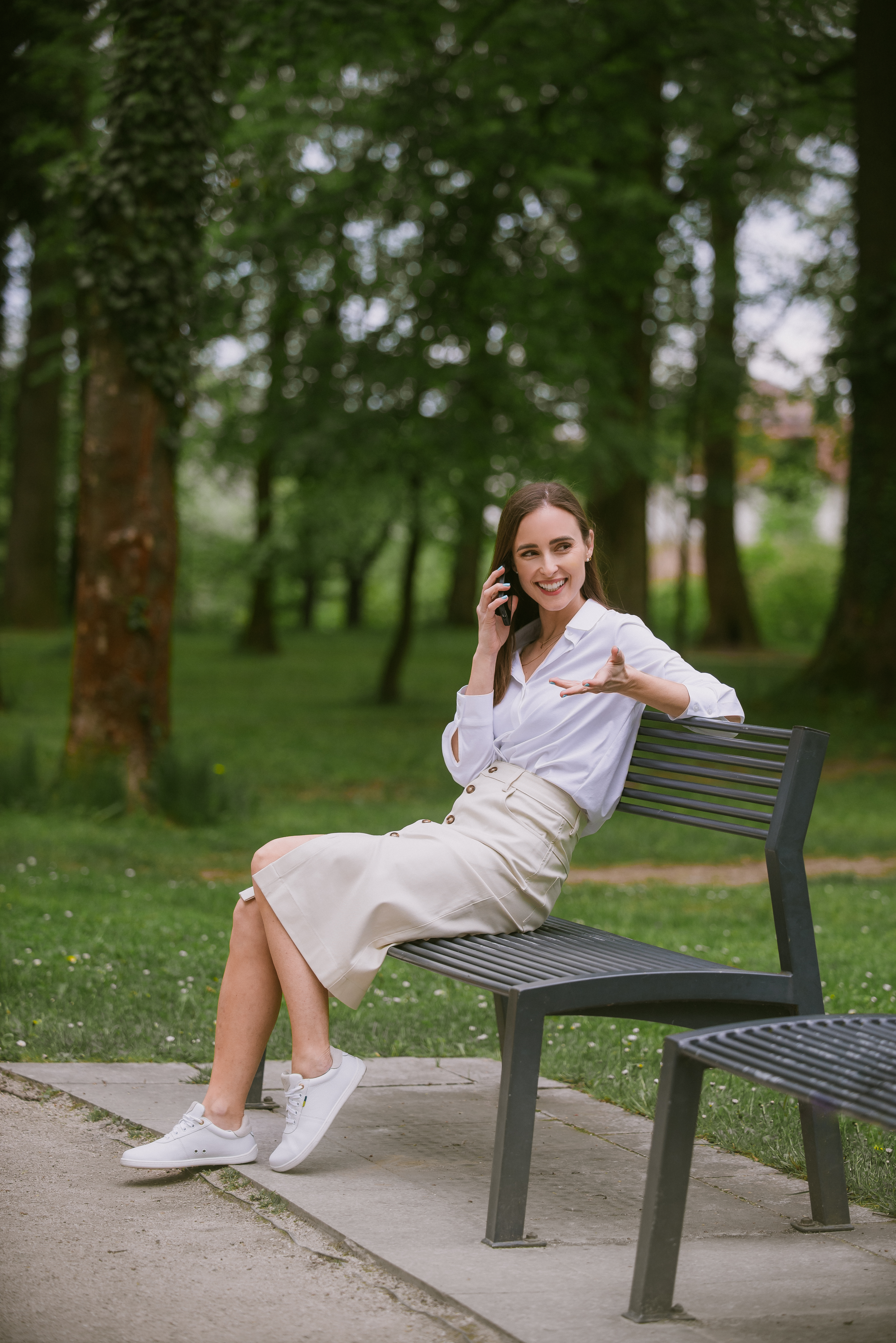 Damen-Midirock Be Lenka Essentials - Creme.
98% Baumwolle für höchsten Tragekomfort mit einer Prise Elasthan für zusätzliche Elastizitätdas Material des Rocks verliert auch nach zahlreichen Waschgängen nicht an Qualitätder hohe Baumwollanteil sorgt für Atmungsaktivität und besseren FeuchtigkeitstransportBe Lenka Gravur auf allen Knöpfenideales Stück zur Vervollständigung Ihrer Capsule-Garderobeantibakterielle Eigenschaften
Eigenschaften:
wasserabweisendes Material
Das Model ist 168 cm groß und trägt Größe XS.