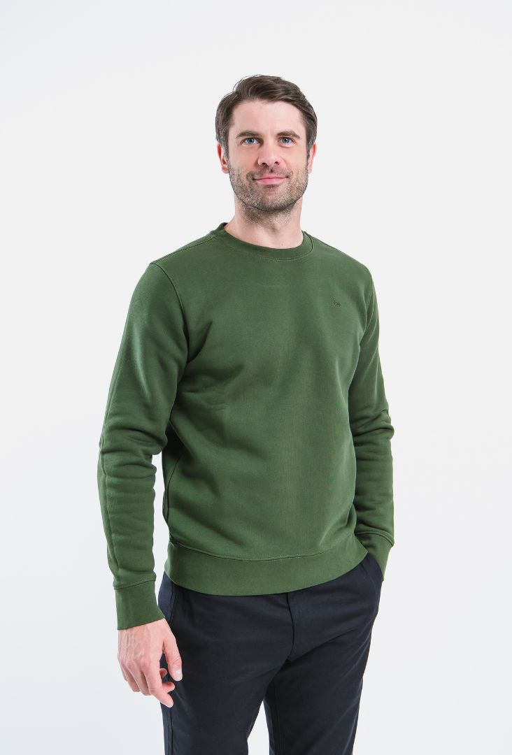 Herren Sweatshirt Be Lenka Essentials - Dark Green.
100% Baumwolle transportiert Feuchtigkeit sehr gut abweiches und bequemes Material für ganztägigen Tragekomfortpräzise Nähte mit Liebe zum DetailSweatshirt mit höherer Grammatur und Patent garantiert Haltbarkeit auch nach zahlreichen Waschgängen
Eigenschaften:
antibakterielle Oberflächenbehandlungknitterfreies Materialwasserabweisendes Material
Das Model ist 190 cm groß und trägt Größe L.