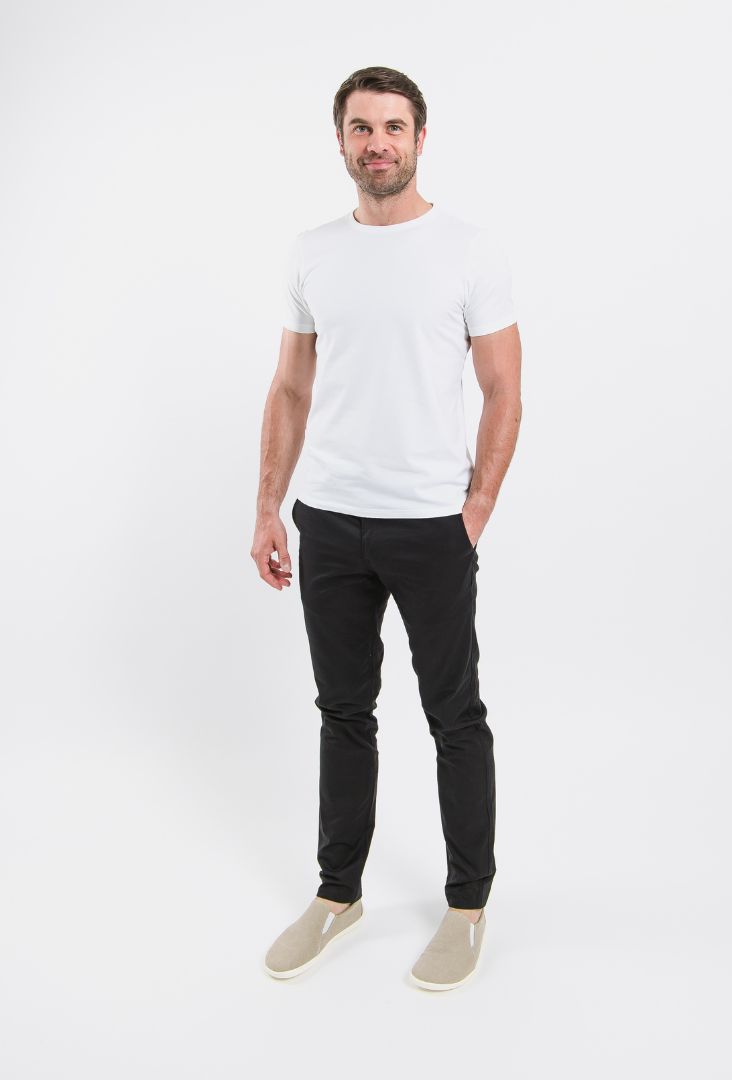 Herren T-Shirt mit Rundhalsausschnitt Be Lenka Essentials - White.