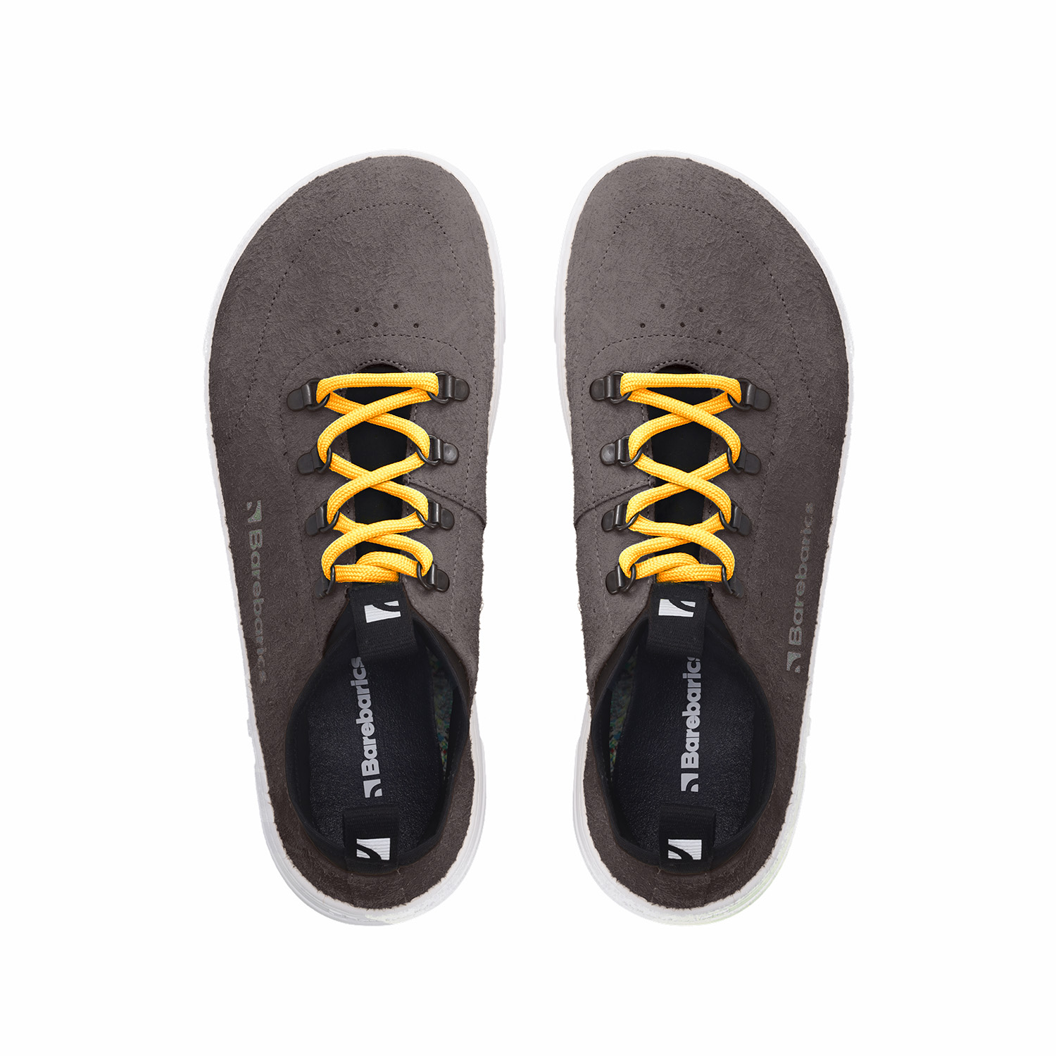 Barefoot Sneakers Barebarics Bronx - Midnight Black.
Die Barebarics-Sneaker werden nach einem umweltfreundlichen Verfahren hergestellt.
  Das Obermaterial besteht aus Leder und Textil  Das Futter ist aus Lycra und Mikrofaser  Die Sohle ist aus weichem, synthetischem Gummi mit hoher Strapazierfähigkeit hergestellt.


Barfuß-Eigenschaften
    Anatomische Form - Die Sneakers passen sich der Form der Füße an.

Mehr info

moderner Städtestilin der Europäischen Union entworfen und handgefertigt, unter Verwendung lokaler nachhaltiger Materialienhervorragende Haltbarkeit und Farbechtheit der Materialienerhältlich in den Größen 36-47 (europäische Maße)