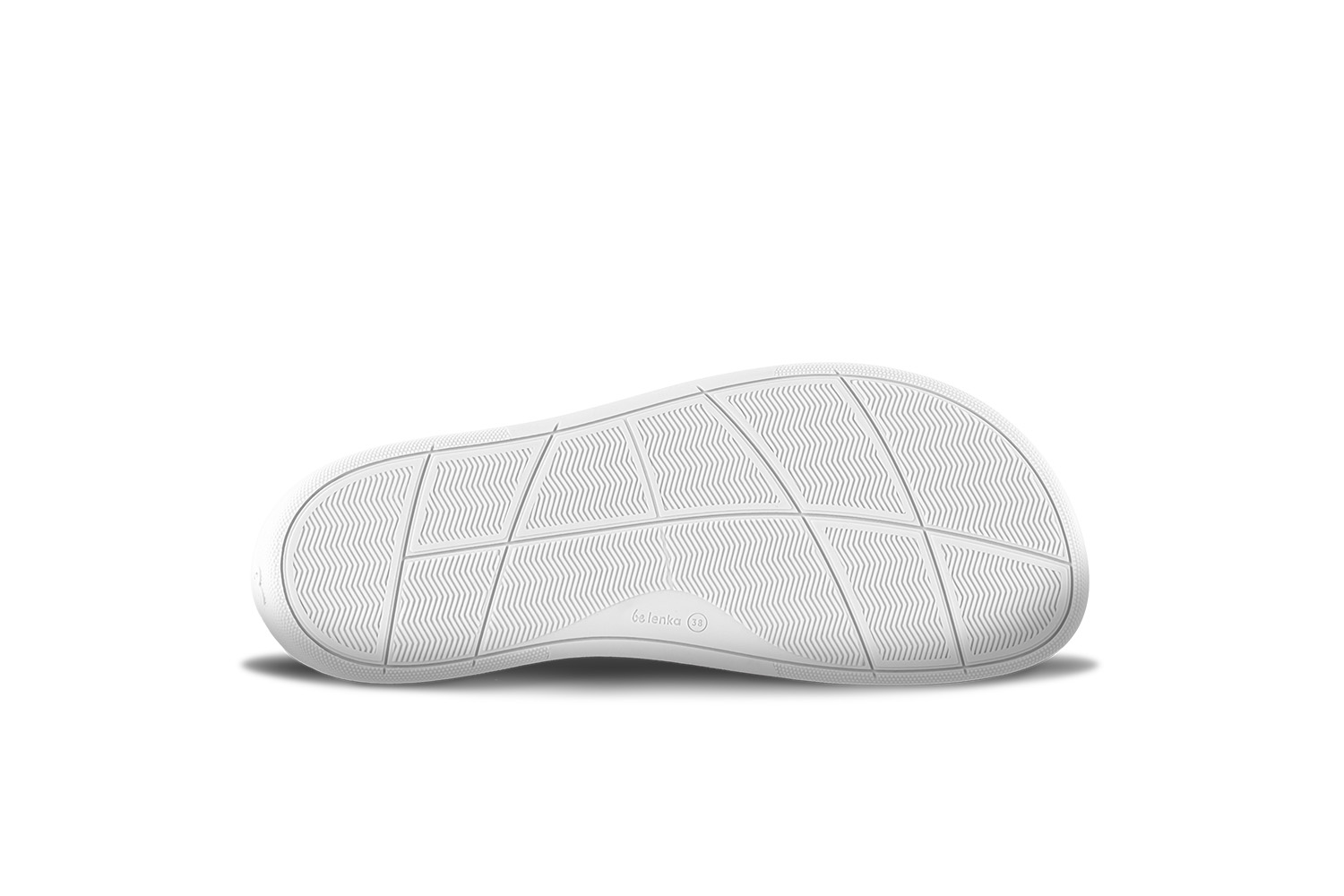 Barfuß Sneakers Be Lenka Rebound - All White.




Extrem leichte Schuhe für alle Liebhaber von urbanen KlassikernEverydayComfort Neo-Laufsohle für eine längere Lebensdauer des SchuhsTextillogo auf der Zunge und dem Schaftzwei Ösen an der Innenseite der Sneaker für die Belüftung

Vorteile von Barfußschuhen:
imitiert perfekt das Barfußgehendie anatomische Form des Schuhs bietet viel Platz für die ZehenNull Neigung der Sohle hält Ferse und Zehen in einer Linie für eine korrekte Körperhaltungstimulierende 5 mm dicke Sohle aktiviert die Nervenenden des Fußesflexible Materialien sorgen für eine bessere Funktionalität der Muskeln und Sehnen des FußesLeichtigkeit des Schuhs als Vorbeugung gegen Fußermüdung
Typ: Straßenschuhe