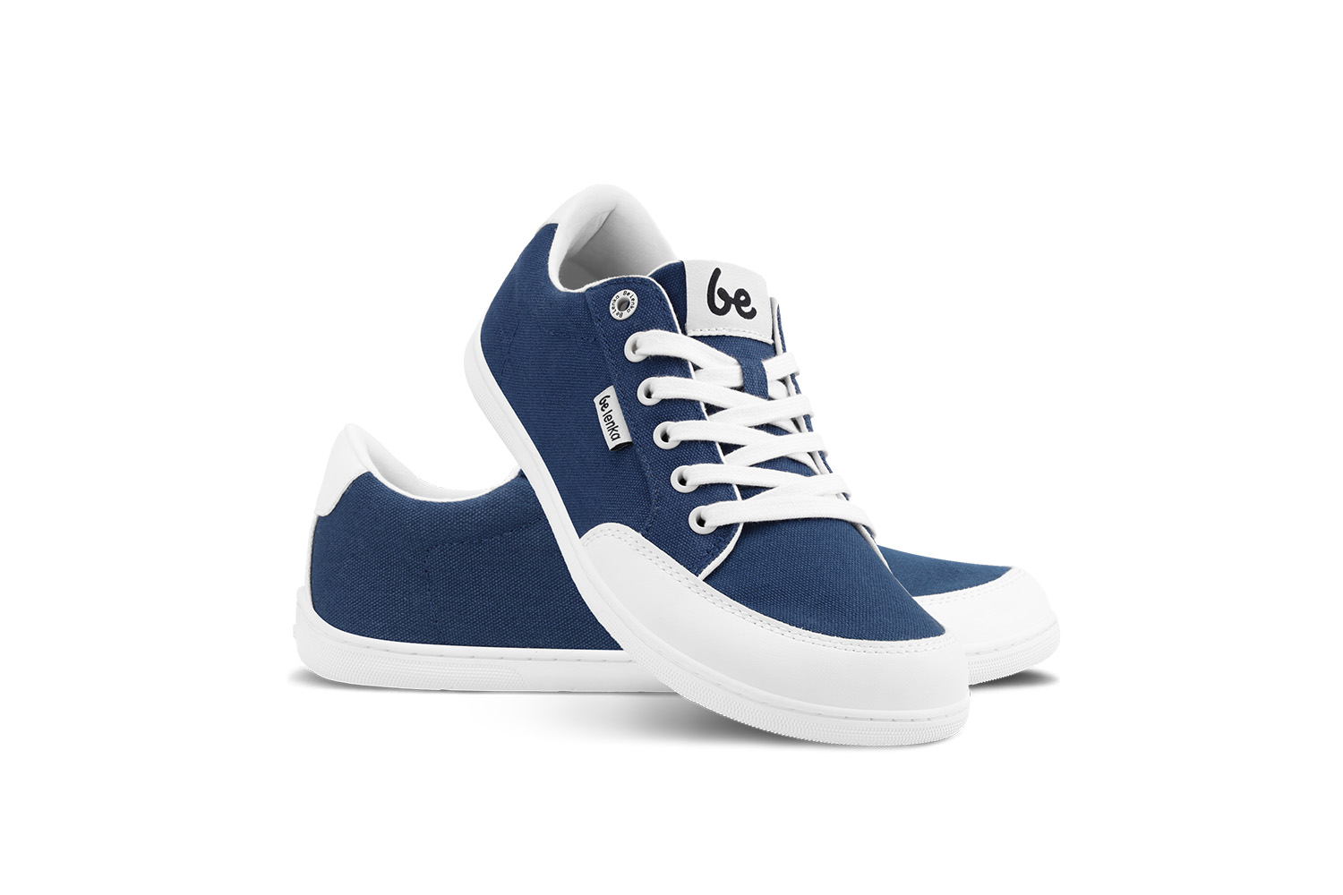 Barfuß Sneakers Be Lenka Rebound - Dark Blue & White.




Extrem leichte Schuhe für alle Liebhaber von urbanen KlassikernEverydayComfort Neo-Laufsohle für eine längere Lebensdauer des SchuhsTextillogo auf der Zunge und dem Schaftzwei Ösen an der Innenseite der Sneaker für die Belüftung

Vorteile von Barfußschuhen:
imitiert perfekt das Barfußgehendie anatomische Form des Schuhs bietet viel Platz für die ZehenNull Neigung der Sohle hält Ferse und Zehen in einer Linie für eine korrekte Körperhaltungstimulierende 5 mm dicke Sohle aktiviert die Nervenenden des Fußesflexible Materialien sorgen für eine bessere Funktionalität der Muskeln und Sehnen des FußesLeichtigkeit des Schuhs als Vorbeugung gegen Fußermüdung
Typ: Straßenschuhe