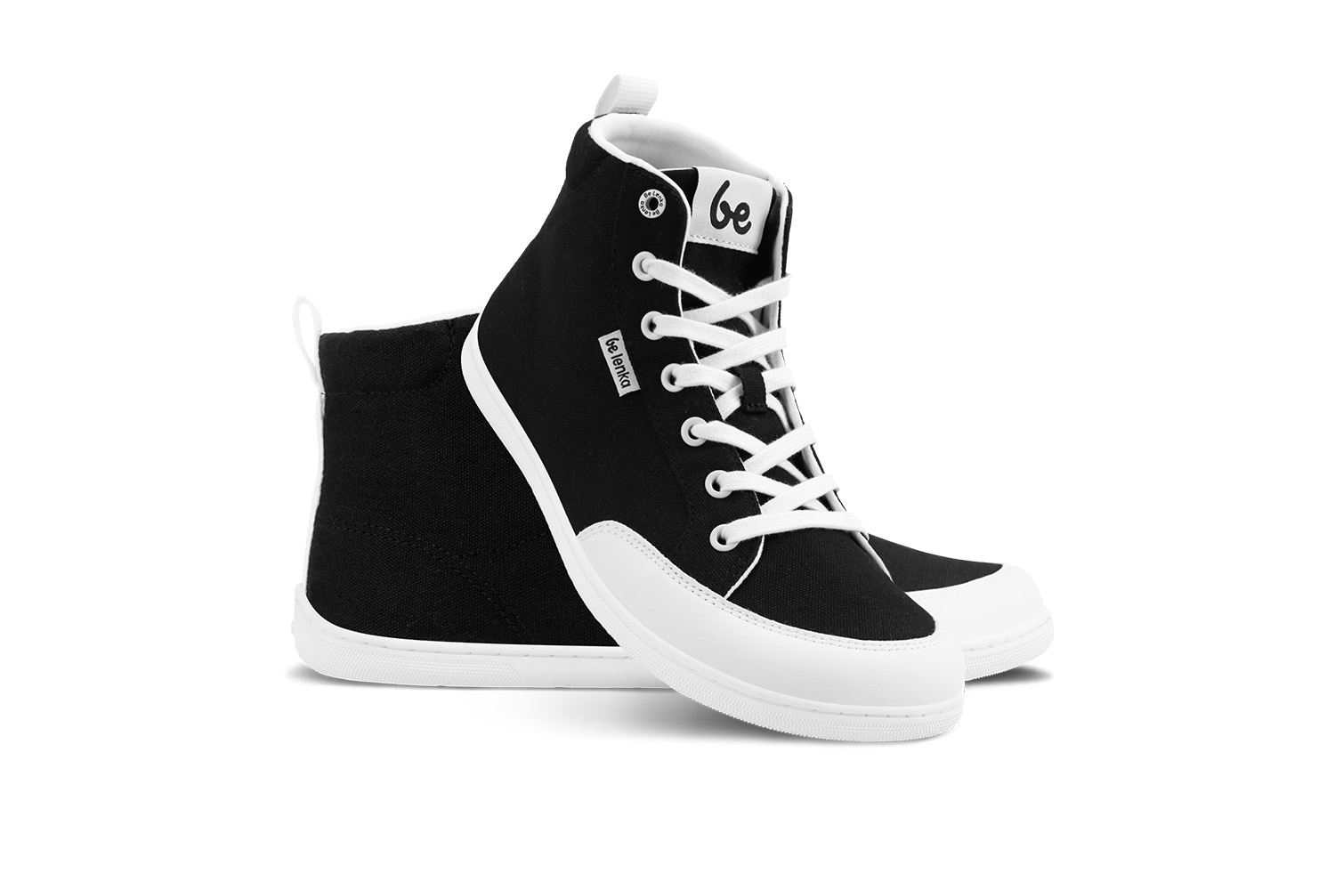 Barfuß Sneakers Be Lenka Rebound - High Top - Black & White.




Extrem leichte Schuhe für alle Liebhaber von urbanen KlassikernEverydayComfort Neo-Laufsohle für eine längere Lebensdauer des SchuhsTextillogo auf der Zunge und dem SchaftFersenschlaufe zum leichteren Anziehenzwei Ösen an der Innenseite der Sneaker für die Belüftung

Vorteile von Barfußschuhen:
perfekte Nachahmung des Barfußgehensdie anatomische Form des Schuhs bietet viel Platz für die Zehendie Nullneigung der Sohle sorgt dafür, dass Ferse und Zehen in einer Linie bleiben und eine korrekte Haltung eingenommen wirddie stimulierende 5mm dicke Sohle aktiviert die Nervenenden des Fußesflexible Materialien sorgen für eine bessere Funktionalität der Muskeln und Sehnen des FußesLeichtigkeit des Schuhs als Vorbeugung gegen Fußermüdung
Typ: Straßenschuhe