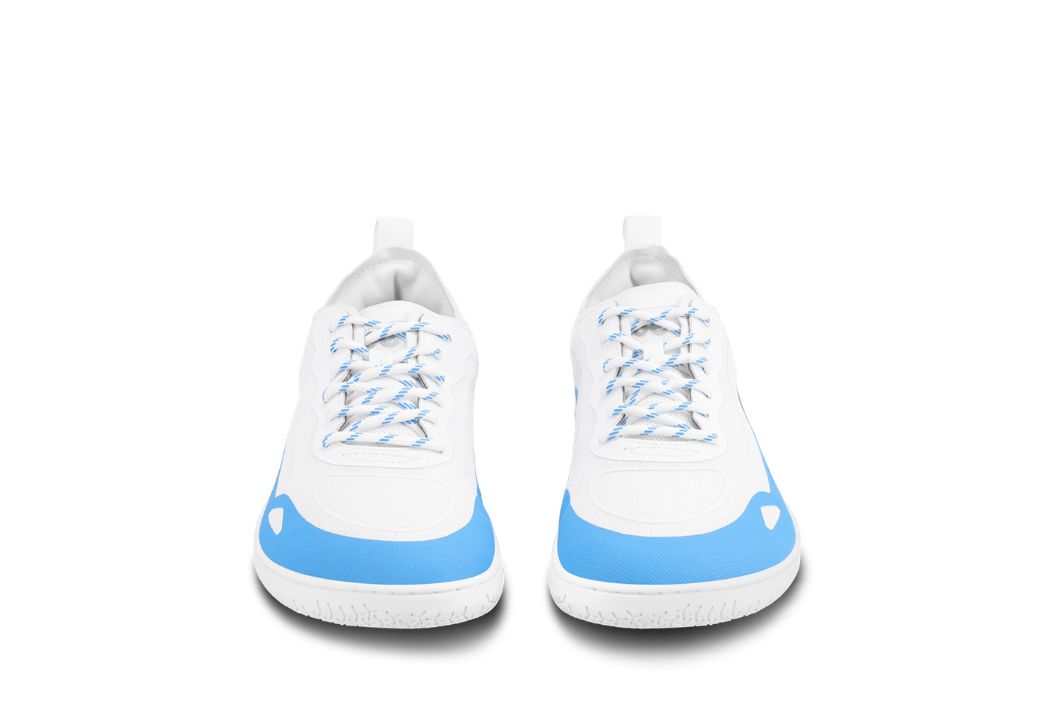 Barfuß Sneakers Be Lenka Velocity - Blue.




extrem leichte Schuhe für alle Bewegungsliebhabergenähte ActiveGrip Neo-Laufsohle für eine längere Lebensdauer des Schuhsstylisches 3D Be Lenka-Logo auf dem Obermaterialpraktische Handschlaufe, um dieses Modell am Rucksack zu befestigen weiches und angenehmes Innenfutterantibakterielle, feuchtigkeitsableitende Einlegesohlediese Schuhe sind nicht für intensive sportliche Aktivitäten, z.

Vorteile von Barfußschuhen:
perfekte Nachahmung des Barfußlaufensdie anatomische Form des Schuhs bietet viel Platz für die Zehendie Zero Drop Sohle sorgt dafür, dass Ferse und Zehen in einer Linie bleiben und eine korrekte Haltung eingenommen wirddie stimulierende 5mm dicke Sohle aktiviert die Nervenenden des Fußesflexible Materialien sorgen für eine bessere Funktion der Muskeln und Sehnen des FußesLeichtigkeit des Schuhs als Vorbeugung gegen Fußermüdung
Typ: Straßenschuhe