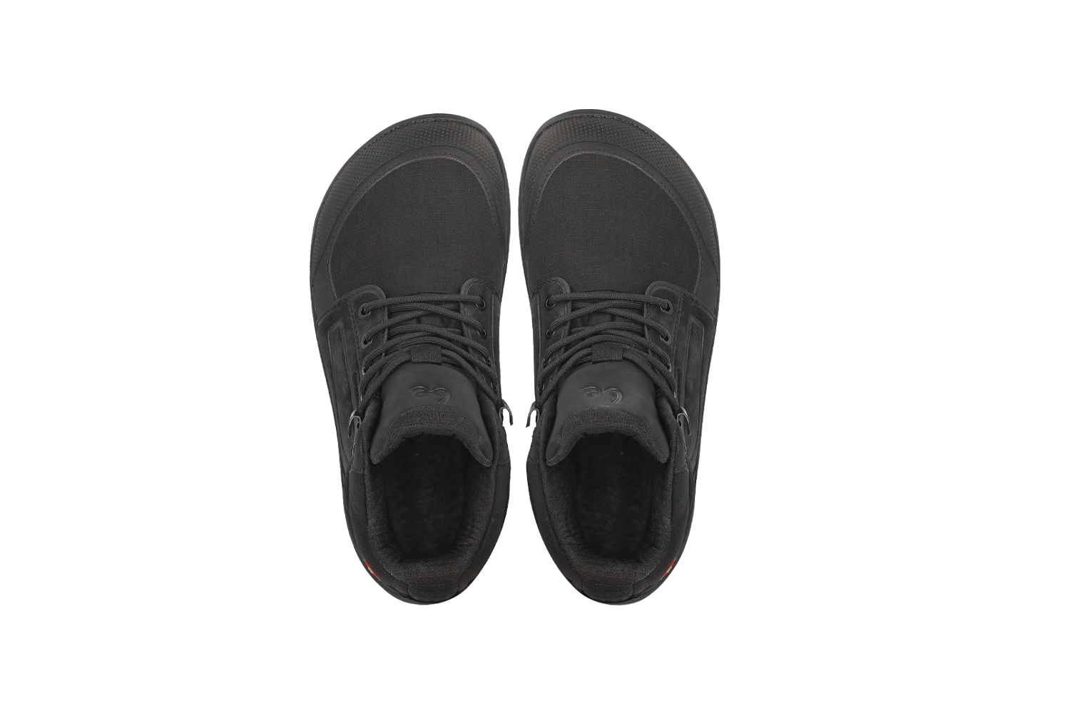 Barfußschuhe Be Lenka ArcticEdge - All Black.
    Barfußschuhe ahmen das Barfußgehen perfekt nach, so wie es die Natur vorgesehen hat    technisches Obermaterial aus strapazierfähigem Ripstop-Material + TPU + PU    wasserdichte, dampfdurchlässige Membrane und hervorragende Isolationseigenschaften (jedes Paar durchläuft einen Wasserfestigkeitstest)    vielseitige ThermoGrip Neo Wintersohle mit rutschfestem Profil und ausgezeichneter Flexibilität    Primaloft-Futter und -Fußbett kombinieren Leichtigkeit, außergewöhnliche Wärmeeigenschaften und Wasserresistenz    Widerstandsfähige Schuhspitze
Vorteile von Barfußschuhen:
    flexible Sohle    Zero Drop: Fersen- und Zehenbündigkeit für eine korrekte Körperhaltung    geräumige Zehenbox für Ihre Zehen    leichter Schuh