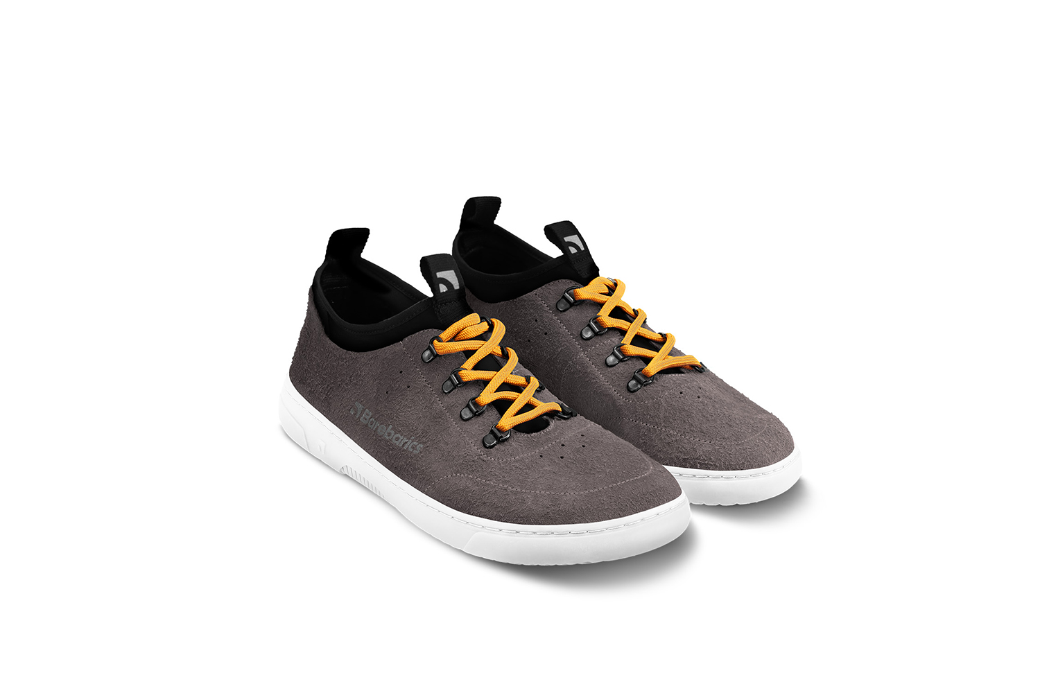 Barefoot Sneakers Barebarics Bronx - Midnight Black.
Die Barebarics-Sneaker werden nach einem umweltfreundlichen Verfahren hergestellt.
  Das Obermaterial besteht aus Leder und Textil  Das Futter ist aus Lycra und Mikrofaser  Die Sohle ist aus weichem, synthetischem Gummi mit hoher Strapazierfähigkeit hergestellt.


Barfuß-Eigenschaften
    Anatomische Form - Die Sneakers passen sich der Form der Füße an.

Mehr info

moderner Städtestilin der Europäischen Union entworfen und handgefertigt, unter Verwendung lokaler nachhaltiger Materialienhervorragende Haltbarkeit und Farbechtheit der Materialienerhältlich in den Größen 36-47 (europäische Maße)